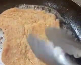 Foto del paso 2 de la receta: Frijoles negros con pollo empanizado y pasta roja