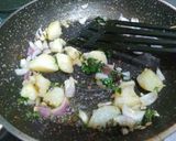 A picture of step 2 of Potato and soya granuals biryani.