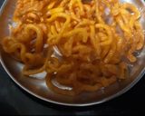 A picture of step 8 of Jalebi recipe.
