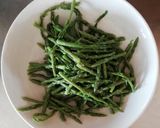 Foto del passaggio 3 della ricetta Spaghetti con gli asparagi selvatici 🌷