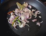A picture of step 2 of Prawns Pulao.
