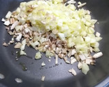Foto del paso 5 de la receta: Calabacín relleno con pollo y champiñones