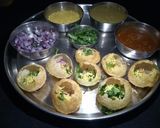 રગડા પૂરી (Ragda Puri Recipe In Gujarati) રેસીપી સ્ટેપ10ફોટો