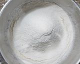 Foto del paso 3 de la receta: 🍥 Bizcochuelo marmolado 🍥 Económico, fácil y rendidor 🍥Sin manteca - Con harina leudante 🍥