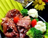 Foto langkah ke 2 dari resep Ayam Char Siu Madu Berdaun Pisang (858).