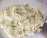 A picture of step 3 of Spinach Potato Paratha.