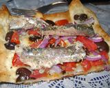 Foto del paso 11 de la receta: Coca Mediterranea de sardinas en lata
