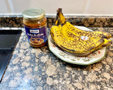 Foto del paso 1 de la receta: Pastel de plátano y dulce de leche con cobertura crujiente