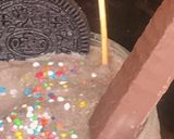 A picture of step 2 of Oreo Bubble Shake.