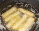 Foto langkah ke 7 dari resep Lumpia Ayam Rol.