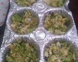 Foto del paso 4 de la receta: Tortitas de brócoli y coliflor horneadas y doradas