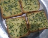 A picture of step 4 of Cheese garlic bread.