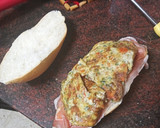 Foto del paso 3 de la receta: Bocadillo de tortilla francesa con zanahoria y jamón serrano