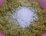 कुरकुरीत पातळ पोह्यांचा चिवडा (patal pohyana chivda recipe in marathi) रेसिपी स्टेप 4 फोटो 