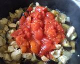 Foto del paso 1 de la receta: Salsa de tomates con pollo y berenjenas
