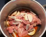 A picture of step 4 of 親子丼 (Oyakodon).
