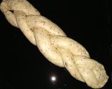 Foto del paso 2 de la receta: Pan casero trenzado con harina común