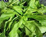 पीसे हुए पालक और आलू की सब्जी (pise huye palak aur aloo ki sabzi recipe in Hindi) रेसिपी चरण 1 फोटो