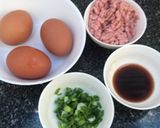 รูปขั้นตอนการทำที่ 1 ของ ไข่เจียวหมูสับ ฉบับหม้อ