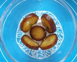 A picture of step 4 of Thandai Mousse With Gulabjamun.