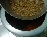 A picture of step 2 of Sabut Masoor Ki Khatti Daal.