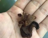 Gambar langkah 2 resipi Ayam masak kunyit simple.