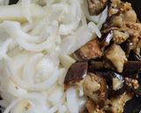 Foto del paso 1 de la receta: Berenjenas🍛en salsa🍲curry🍆🧅🌶️🍱🍚