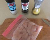 A picture of step 1 of Curry chicken breasts with zucchini/courgette.