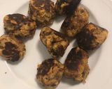 Foto del passaggio 6 della ricetta Polpette di panettone grigliate su gelato di vaniglia