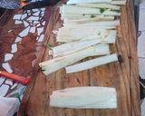Foto del paso 3 de la receta: Pejerreyes falsos con papas y tomate