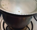 A picture of step 2 of Kanduri chicken gravy.