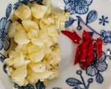 A picture of step 4 of Garlic Sautéed Scallop and Shrimp Pasta.