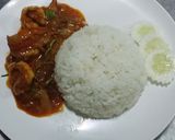 รูปขั้นตอนการทำที่ 5 ของ กุ้งผัดเครื่องแกงราดหน้าข้าว