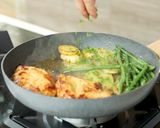 Foto langkah ke 6 dari resep Grilled Chicken with Mushroom Sauce Devina Hermawan.