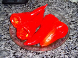 Pimientos rellenos de bacalao con salsa de yogur griego