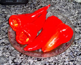 Foto del paso 3 de la receta: Pimientos rellenos de bacalao con salsa de yogur griego