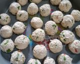 Foto langkah ke 3 dari resep Bola2 tahu krispy isi sosis.