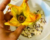 A picture of step 3 of Stuffed zucchini flowers.