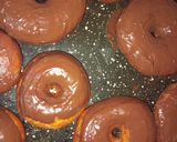 Foto del paso 4 de la receta: Rosquitas esponjosas bañadas en chocolate ❤️