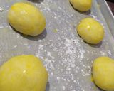 Foto langkah ke 4 dari resep Roti isi kornet.