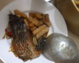 Hình bước làm 3 của món Cá kho giềng sả