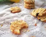 Vörösáfonyás-mogyorós teakeksz recept fázis 7 fotója