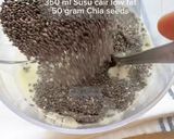 Foto langkah ke 3 dari resep Saffron Strawberry Chia Seed Pudding.