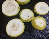 A picture of step 3 of Grilled Gauva in Spinach Apple Curry.