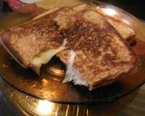 Foto langkah ke 3 dari resep Toast Filled With Sugar.