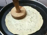 ચીઝ મસાલા પાપડ (Cheese Masala Papad Recipe In Gujarati)