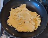 A picture of step 6 of Mung Bean Cakes.