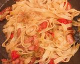 A picture of step 4 of BLT Pasta with garlic croutons.
