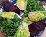 Foto del paso 1 de la receta: Ensalada de cogollos de lechuga con milanesas y brotes de rúcula