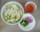 Hình bước làm 1 của món Canh bầu nấu tôm khô